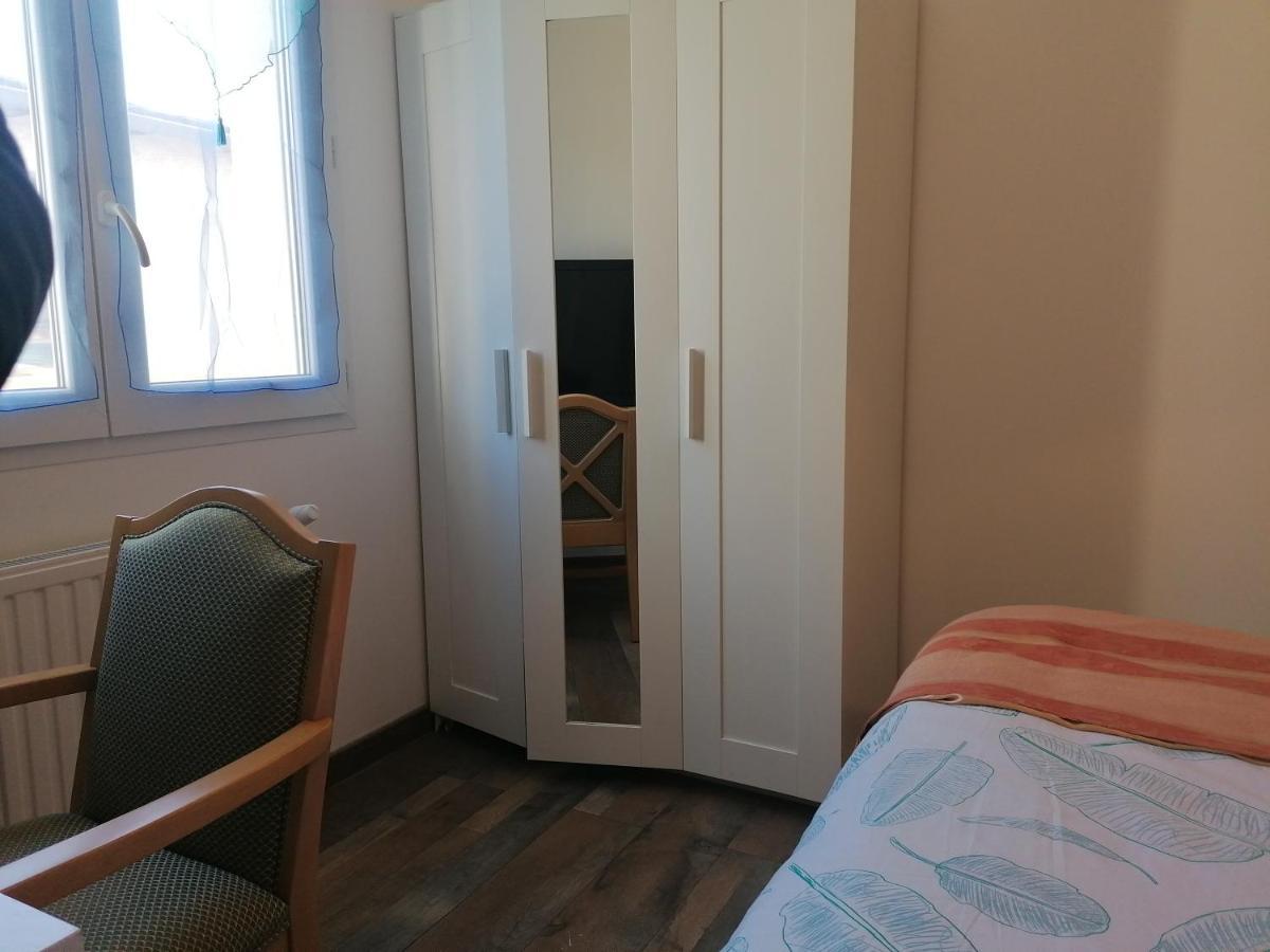 1 Chambre Pour 2 Personnes "Chez L'Habitant" Maison Possede Un Petit Chien Quincy-Voisins ภายนอก รูปภาพ