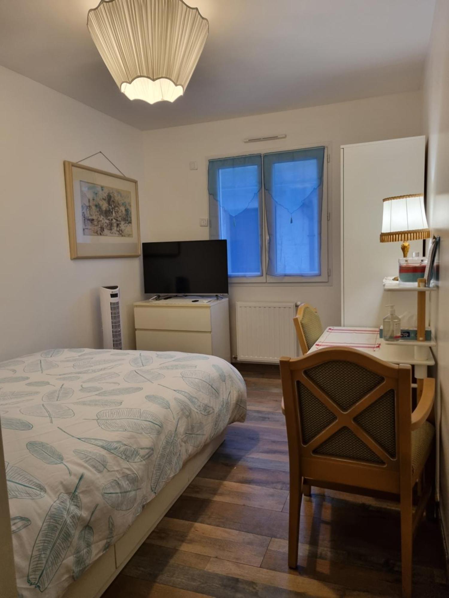 1 Chambre Pour 2 Personnes "Chez L'Habitant" Maison Possede Un Petit Chien Quincy-Voisins ภายนอก รูปภาพ
